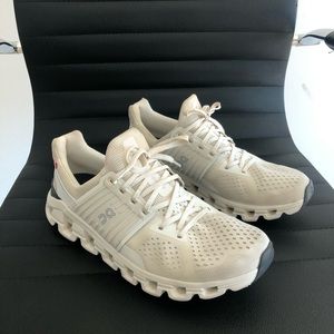 ON- Cloudswift Women’s Running Shoes 9.5